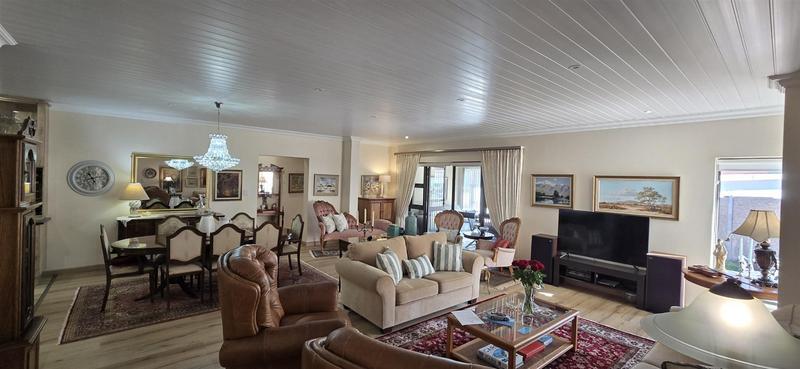 3 Bedroom Property for Sale in Outeniqua Strand Western Cape